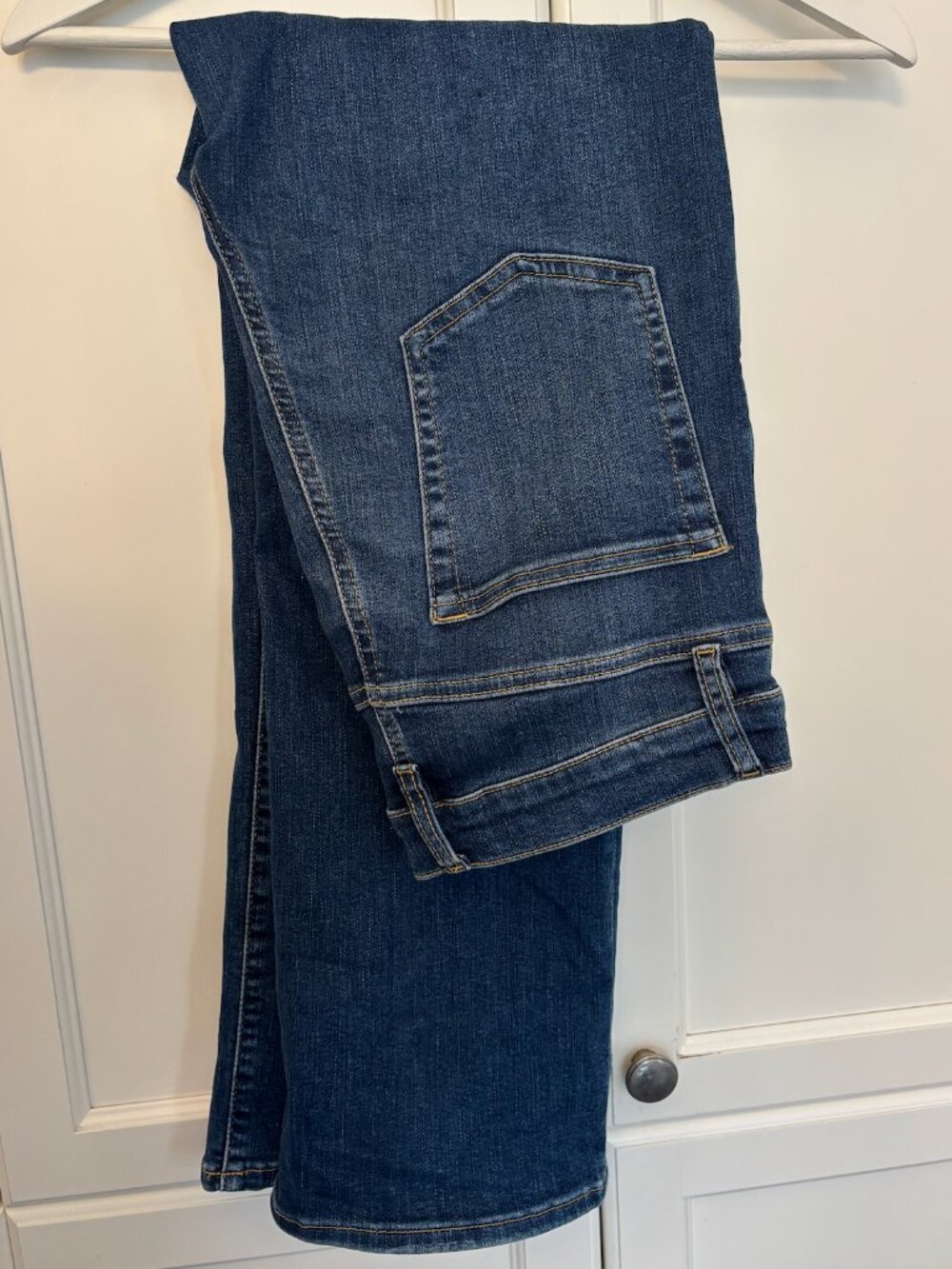 FRAME - Le Sleek straight jeans in dark wash